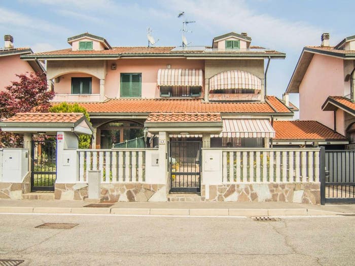 Casa quadrilocale in vendita in Via Salvatore Quasimodo, Centro, Zibido San Giacomo