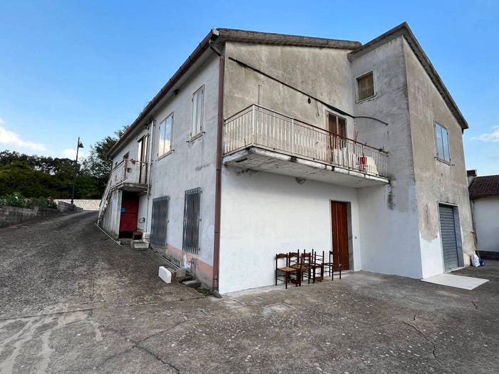 Appartamento con 6 locali in vendita in Via Piane, Pago Veiano