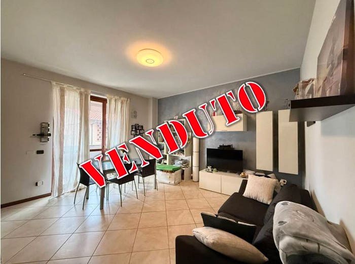 Appartamento trilocale in vendita in Via Vallazza, Centro, Canonica d'Adda