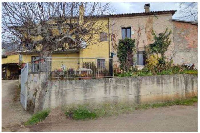 Appartamento con 6 locali in vendita in Corso Italia, Prato Comune, Montesano sulla Marcellana