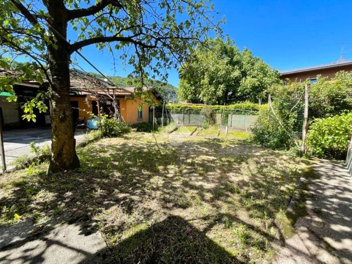 Appartamento trilocale in vendita in Via Fratelli Bertolla, Porto Ceresio