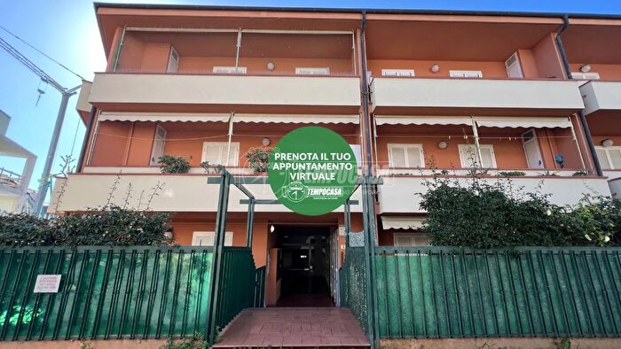 Appartamento trilocale in vendita in Via Ortigara a, Loano
