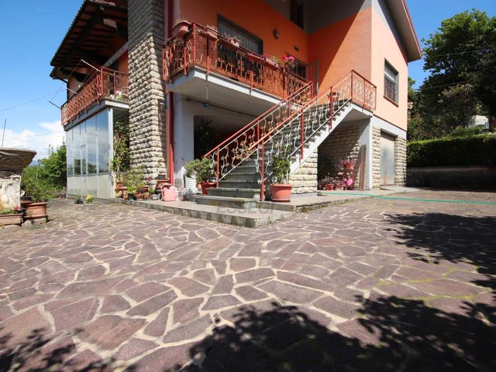 Casa con 6 locali in vendita in Strada Comunale Generale Carlo Alberto dalla Chies, Massa Macinaia San Leonardo, Capannori