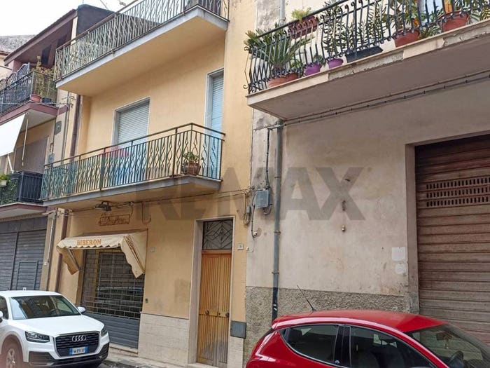 Casa con 6 locali in vendita in via madonna delle grazie, Giarratana