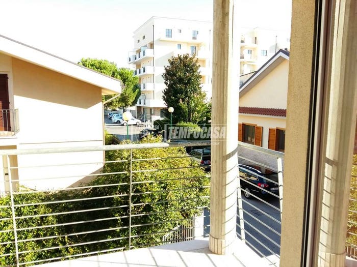 Casa con 6 locali in vendita in Via dei Marsi, Porta Nuova, Pescara