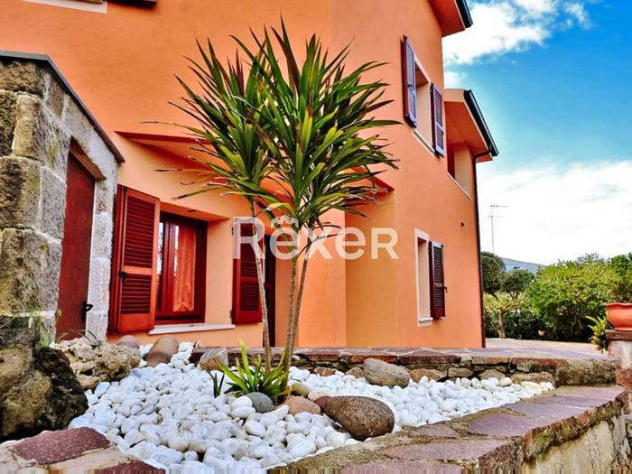 Casa con 6 locali in vendita in Località Rughes d'Olia snc, Ozieri