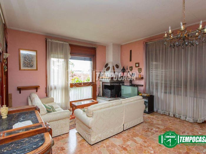 Appartamento trilocale in vendita in Via Buon Gesu', Castellanza