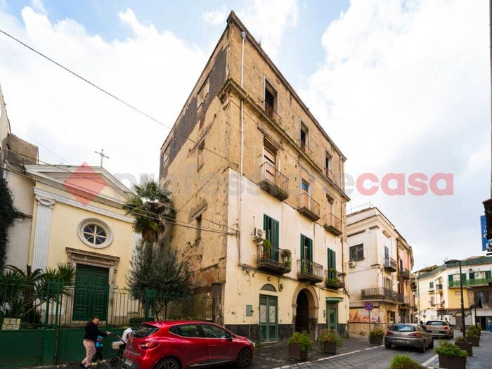 Appartamento con 5 locali in vendita in Via Annunziata, Centro, Acerra