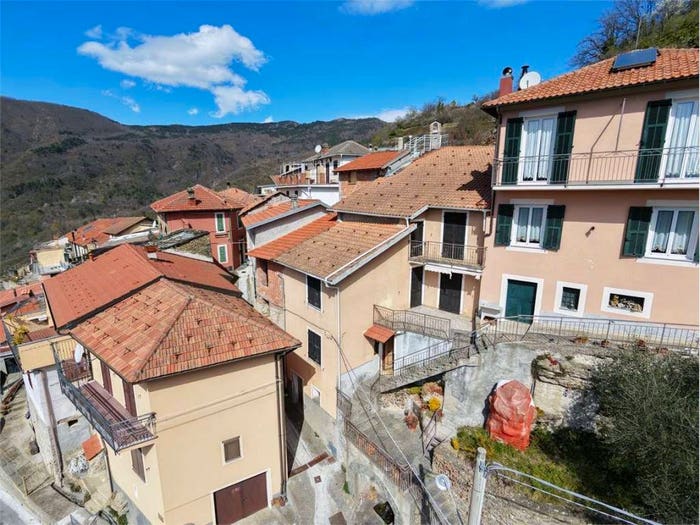 Casa con 6 locali in vendita in Via Enrico Toti, Armo