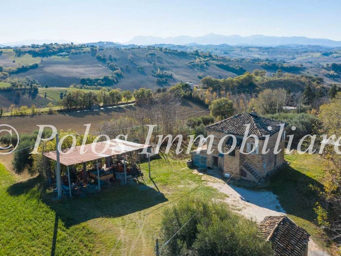 Casa con 6 locali in vendita in Contrada Contilino, Centro, Monte San Pietrangeli