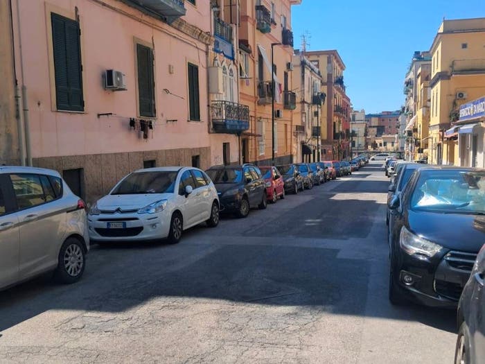 Appartamento trilocale in vendita in Via Silio Italico, Bagnoli, Napoli
