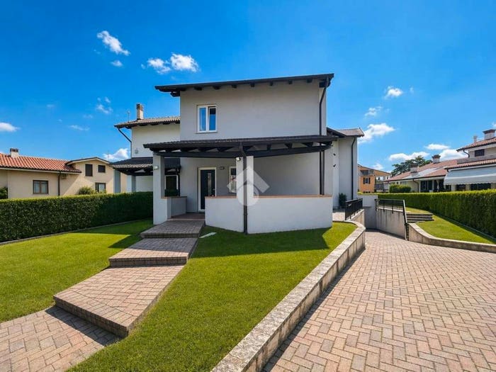 Casa con 5 locali in vendita in Via armando diaz, Centro, Castelnuovo del Garda
