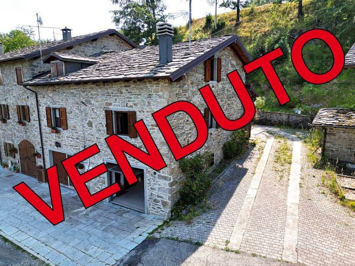 Casa trilocale in vendita in Via Castiglione, Riolunato