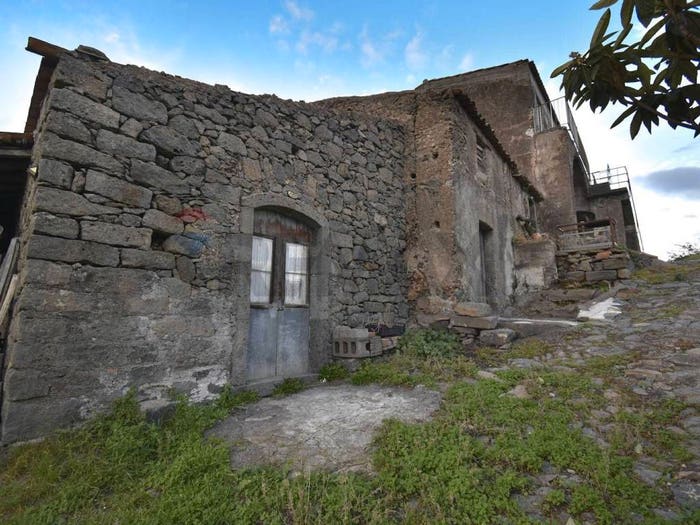 Casa bilocale in vendita in Via Martiri d'Ungheria, Milo