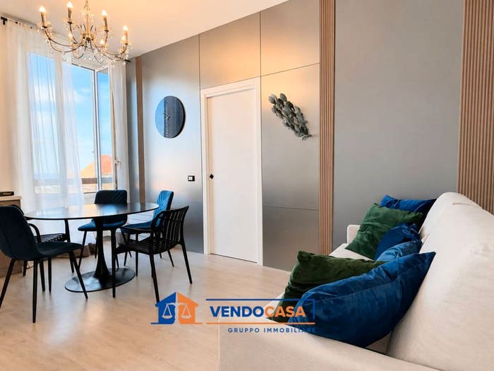 Appartamento trilocale in vendita in Viale Giacomo Matteotti, Porto Maurizio, Imperia