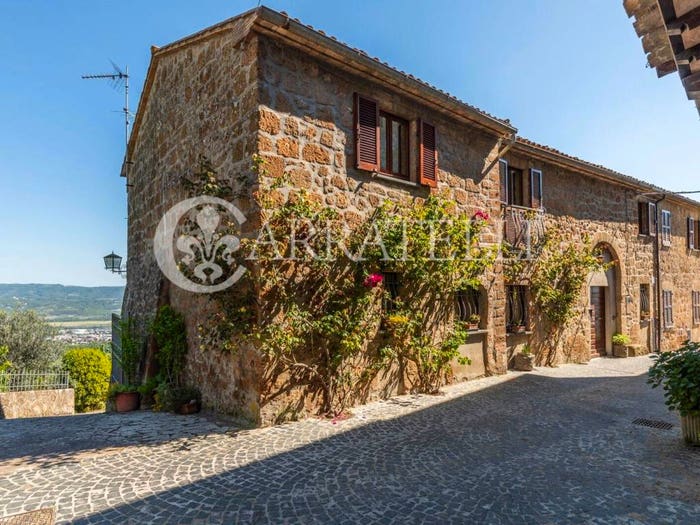 Casa con 6 locali in vendita in Via Tirso, Sferracavallo, Orvieto