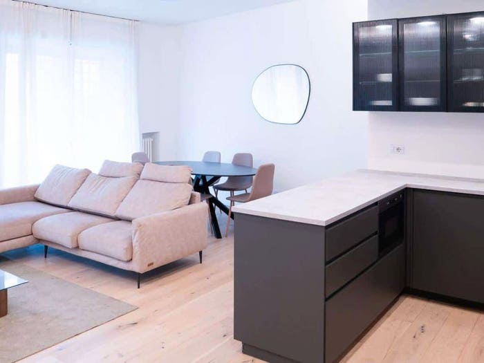 Appartamento trilocale in affitto in Via Luigi Canonica, Washington, Milano