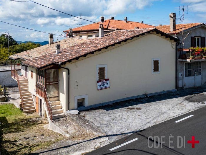 Casa trilocale in vendita in Strada Provinciale Leonessa per Monte Leone, Morro Reatino