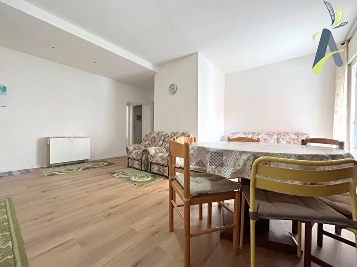 Appartamento quadrilocale in vendita in Via Pietro Vecchia, Cipressina, Venezia
