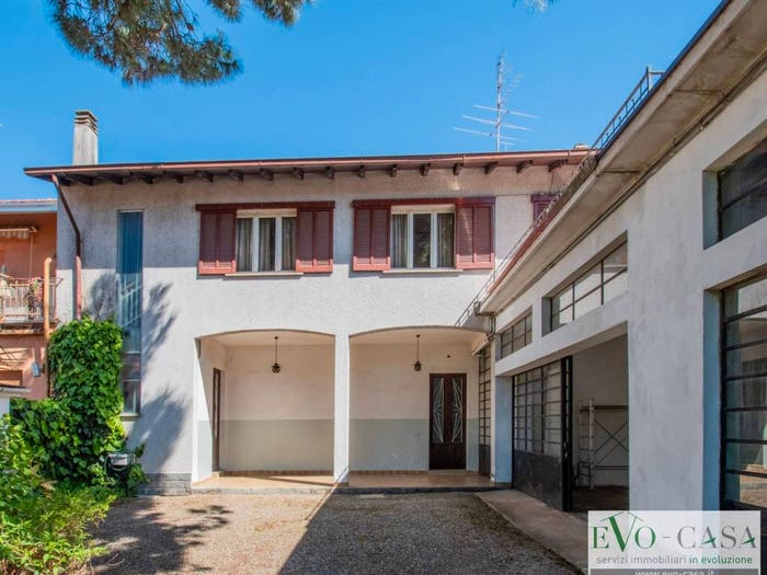 Appartamento trilocale in vendita in Via Madonna in Campagna, Sacconago, Busto Arsizio