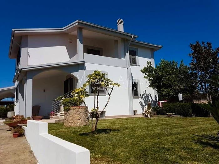 Casa con 6 locali in vendita in Petacciato