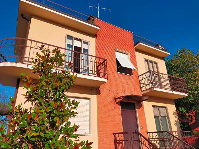 Appartamento quadrilocale in vendita in Via Lago Maggiore, Villa Ceccolini, Pesaro