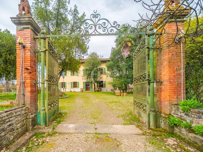 Casa con 6 locali in vendita in Cavriglia Monastero, Cavriglia