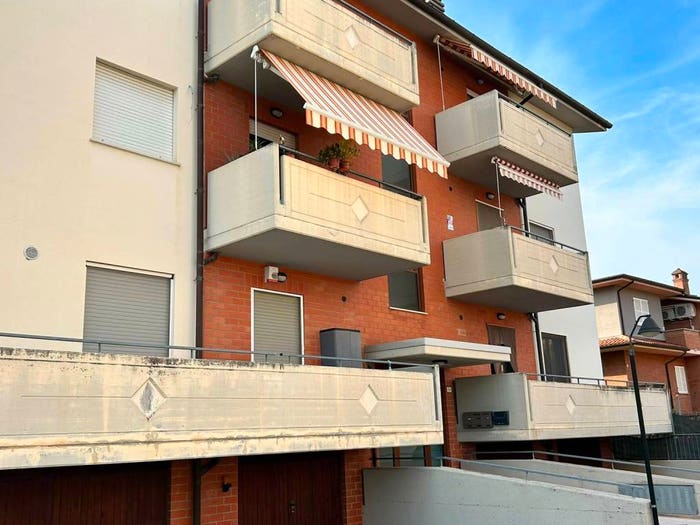 Appartamento trilocale in vendita in Via Circonvallazione, Castelbellino