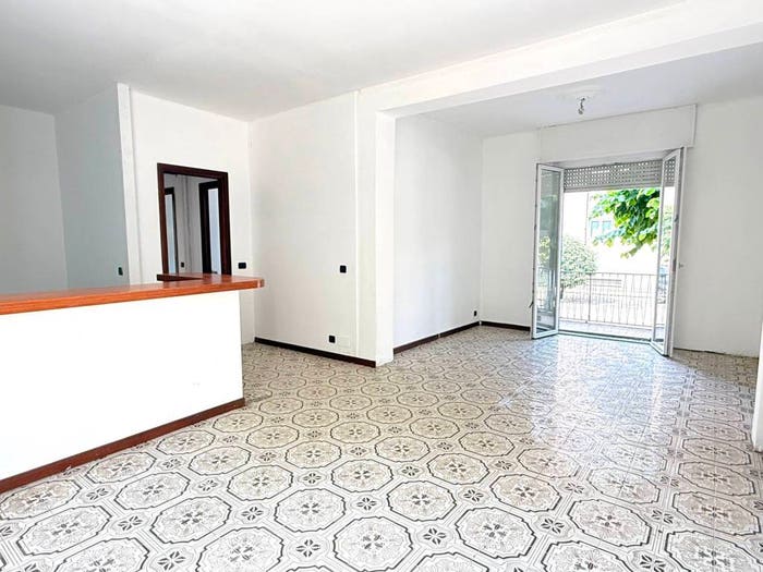 Appartamento quadrilocale in vendita in Via Garegnano, Musocco, Milano