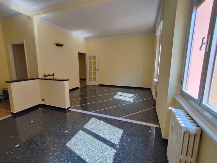 Appartamento con 5 locali in vendita in Via Alfredo Catalani, Sestri Ponente, Genova