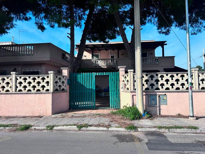 Appartamento quadrilocale in vendita in Viale John Fitzgerald Kennedy, Leporano Marina, Leporano