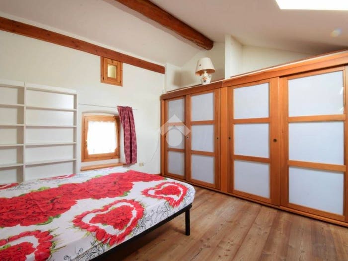 Casa bilocale in vendita in Via Monte Cervino, Centro, Chatillon