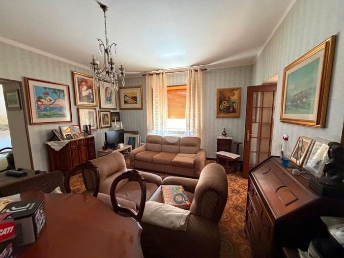 Casa con 6 locali in vendita in Via Raffaele Cadorna, Centro, Avezzano