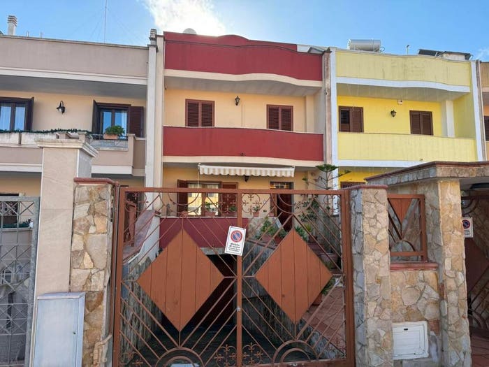 Casa con 6 locali in vendita in Via Eugenio Montale, Via Lecce Ospedale, Gallipoli