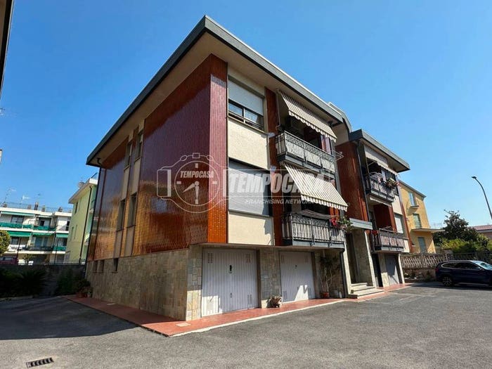 Appartamento quadrilocale in vendita in Via Isonzo, Centro, Loano