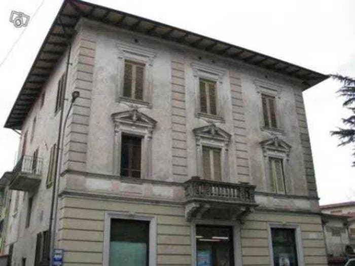 Appartamento con 6 locali in vendita in Largo Roma SNC, Centro, Barga