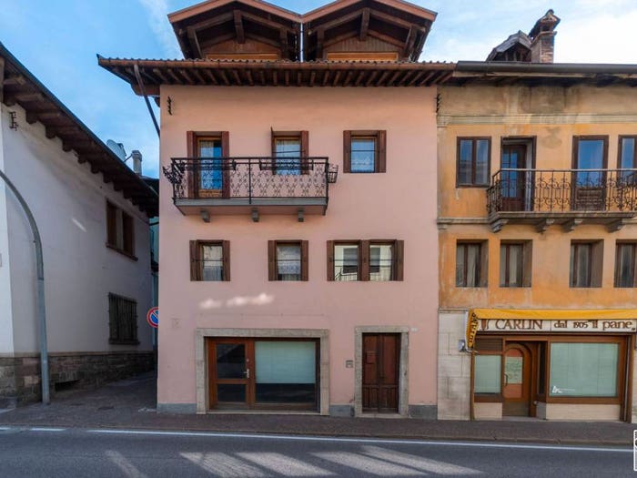 Casa con 6 locali in vendita in Via Cesare Battisti, Agordo