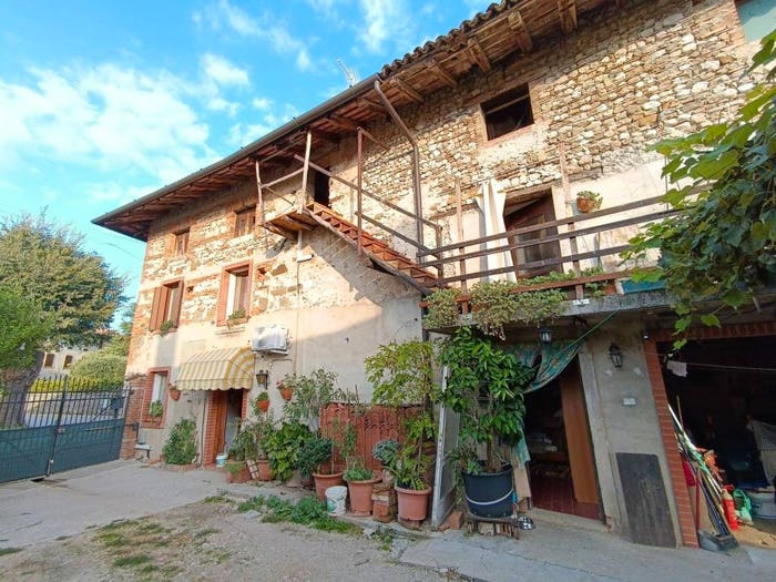 Casa con 6 locali in vendita in Via IV Novembre, Villanova, San Giovanni al Natisone