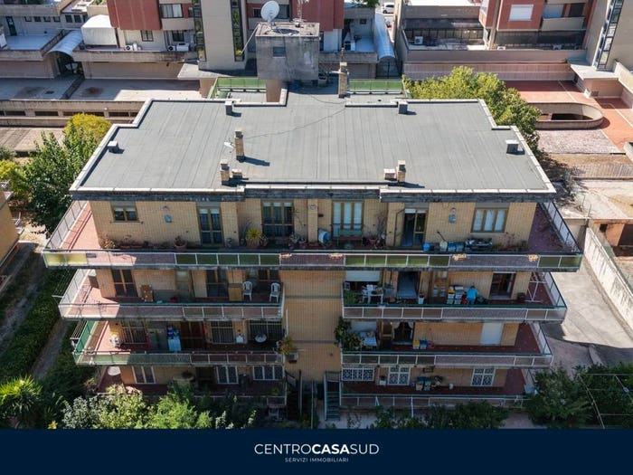 Casa con 6 locali in vendita in Via degli Ernici, Piccarello, Latina