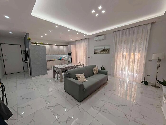 Appartamento con 5 locali in vendita in Via Marigliano, Somma Vesuviana
