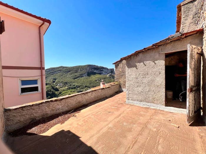 Casa quadrilocale in vendita in Via Giuseppe Garibaldi, Orco Feglino