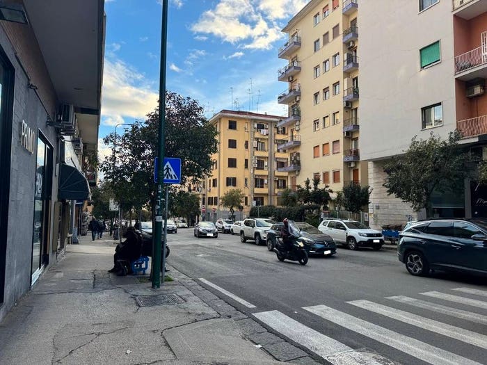 Appartamento quadrilocale in vendita in Via Ugo Niutta, Arenella, Napoli