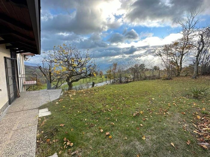 Casa trilocale in vendita in La Vecchia, Vezzano sul Crostolo
