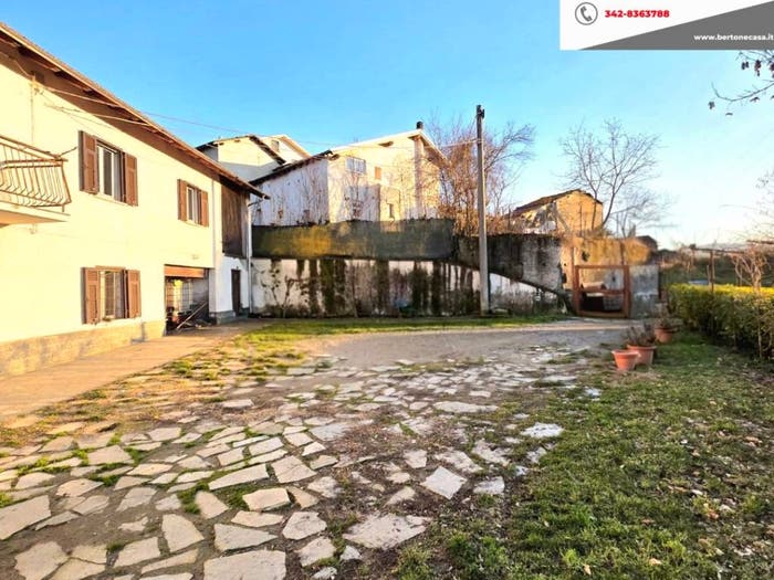 Casa con 5 locali in vendita in Via Martiri della Libertà, Centro, Dego