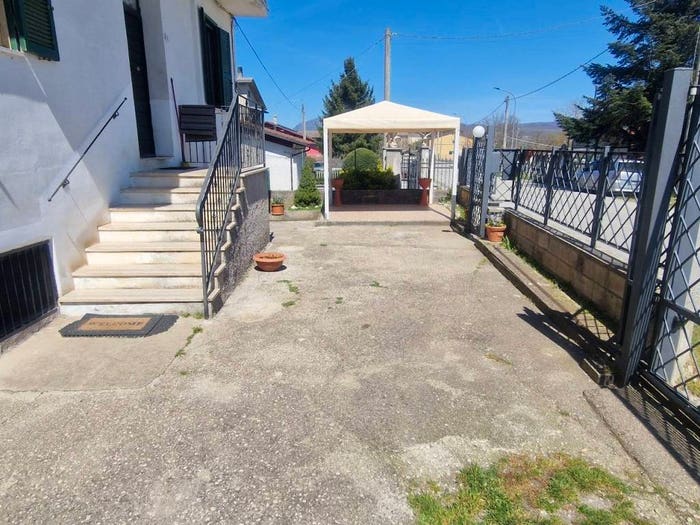 Appartamento bilocale in vendita in Via Civita, Oricola