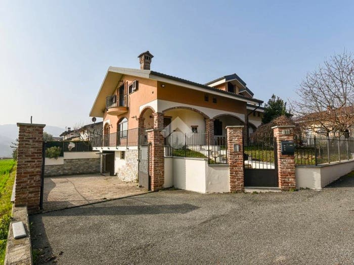 Casa quadrilocale in vendita in Via frossasco, Giaveno