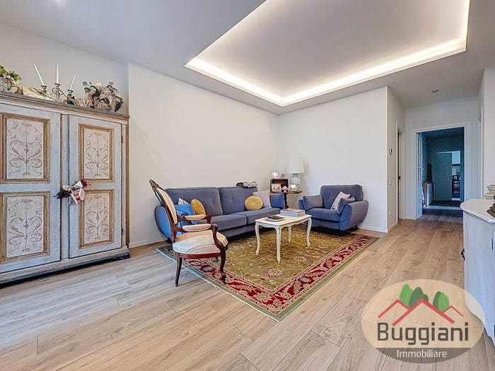 Appartamento con 5 locali in vendita in Via Fratelli Cairoli, Centro, Fucecchio