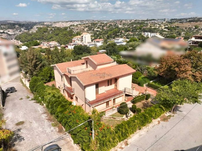 Casa con 6 locali in vendita in Via Trani, Modica Sorda, Modica