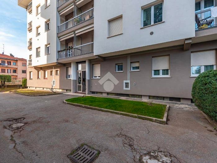 Appartamento trilocale in vendita in Via Libertà, Rescaldina