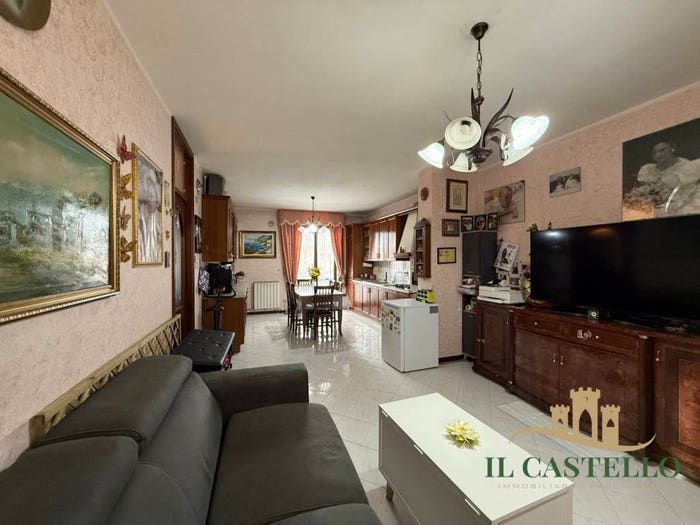 Appartamento quadrilocale in vendita in Via Giosuè Carducci, Contrada Prati, Castiglione del Lago